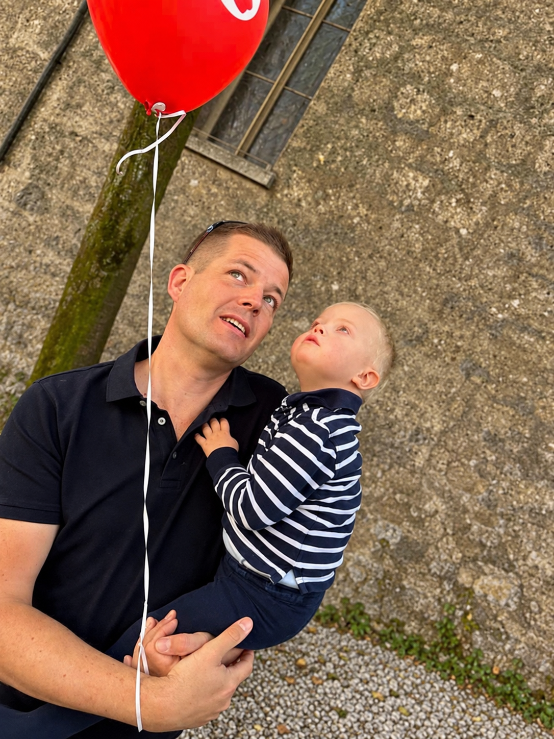 Dr. Christian Behrendt mit seinem Sohn (Platzhalter)